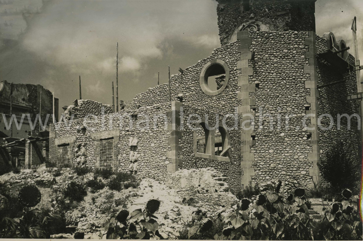 Manlleu. setembre de 1942. fase de reconstruccio de l'esglesia parroquial.