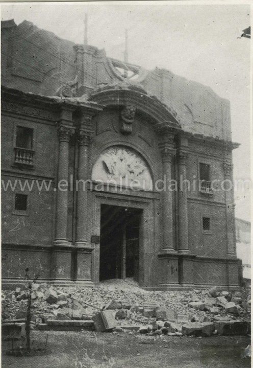 Manlleu. Detall de l'EsglÃ¨sia Parroquial destruida per la guerra civil al 1936.