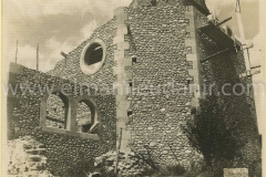 Manlleu. Setembre de 1942. fase de reconstruccio de l'esglesia parroquial.